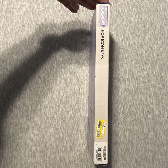 New Logitech POP ICON Keys Wireless Keyboard Switches Between 3 Devices - Picture 3 of 4